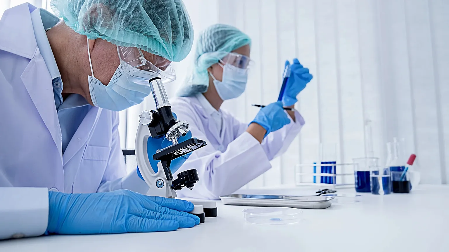 EE. UU. exige respuestas a Rusia por muerte en laboratorio de peste y evalúa posibles riesgos sanitarios