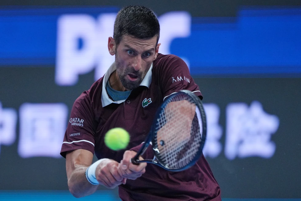 Djokovic ofrecerá apoyo a Sinner tras la lesión de rodilla que puso fin a su temporada