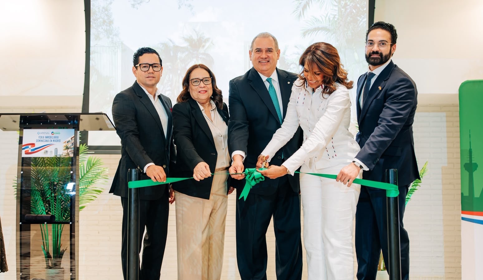 BHD y Arenal inauguran feria inmobiliaria en Madrid