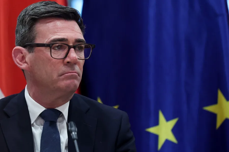 Burnham acusa a Rusia de «enemiga» y de injerencia en la política de Francia y Alemania