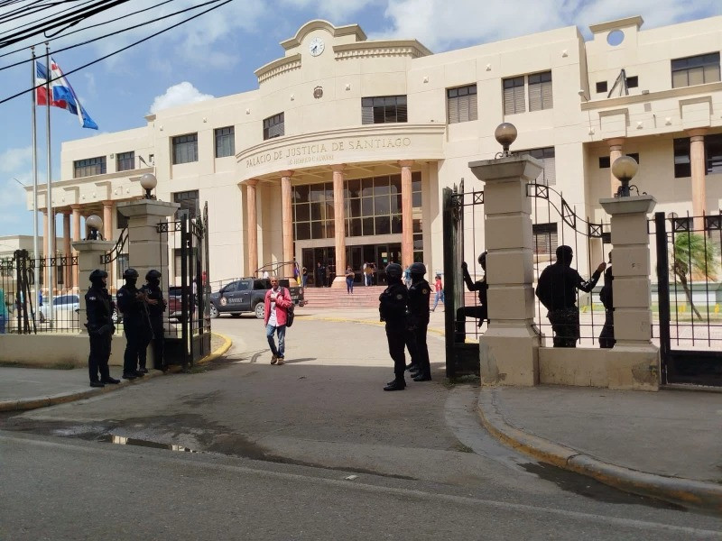 Envían a juicio a seis hombres acusados de violación grupal contra una joven en Villa González