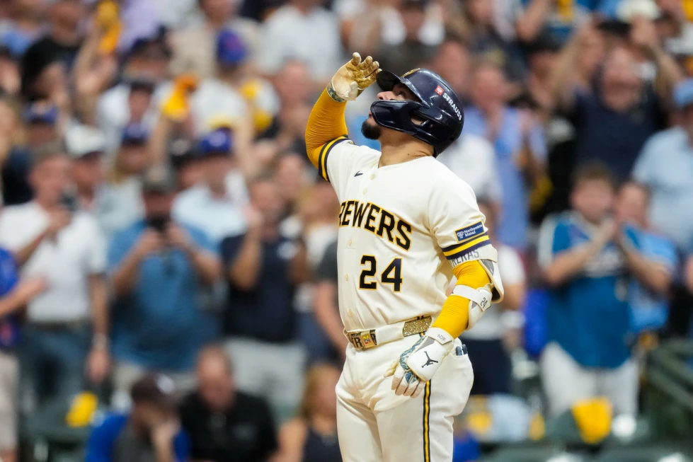 Contreras impulsa triunfo de Milwaukee sobre los Dodgers y pone la serie 2-0