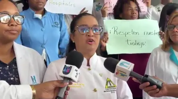 Paro médico suspende consultas en hospitales públicos pese al llamado del Gobierno a retomar el diálogo