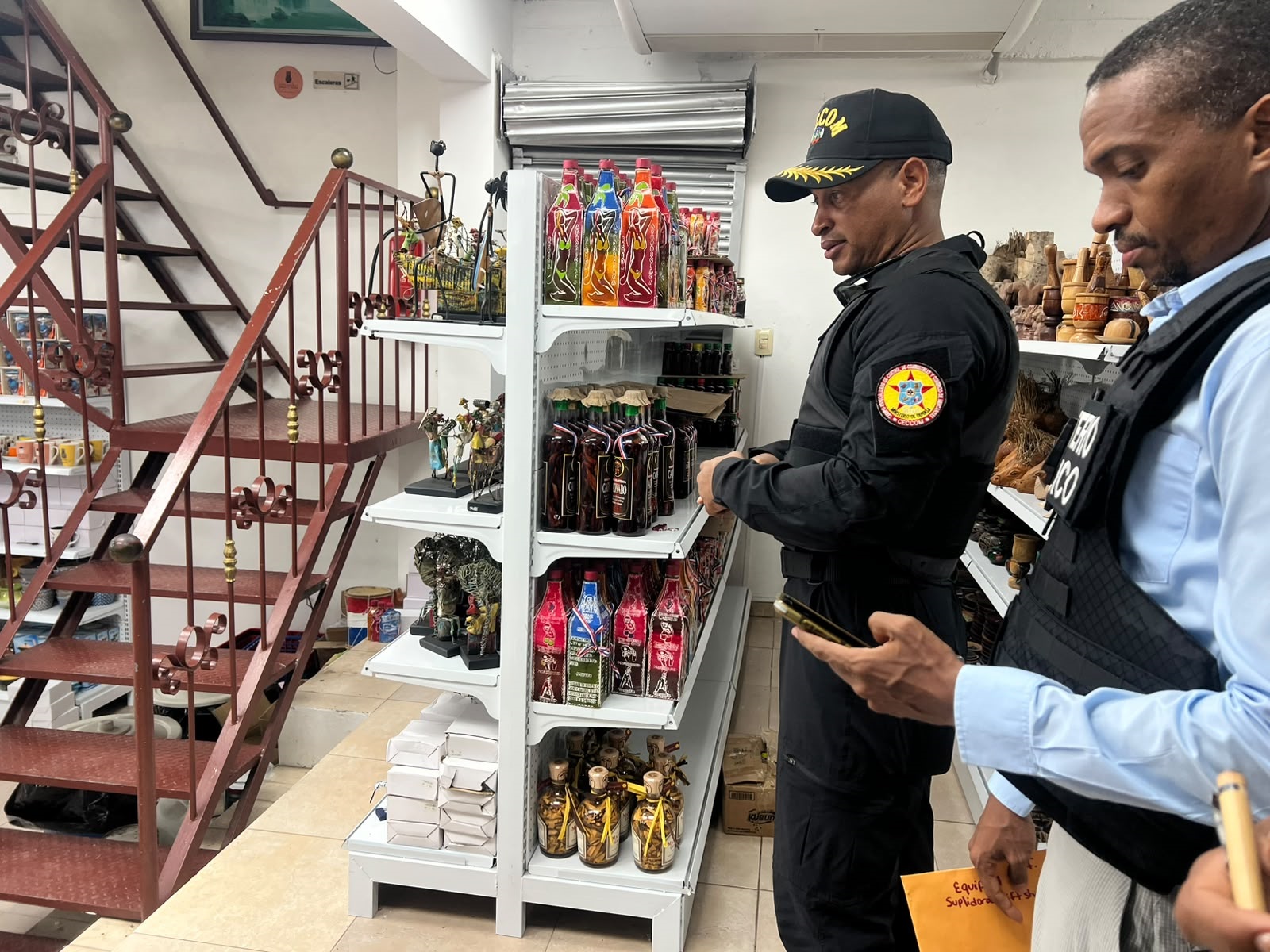 Ministerio Público y Ceccom incautan 86,634 unidades de mercancías en operativo contra el contrabando en Higüey