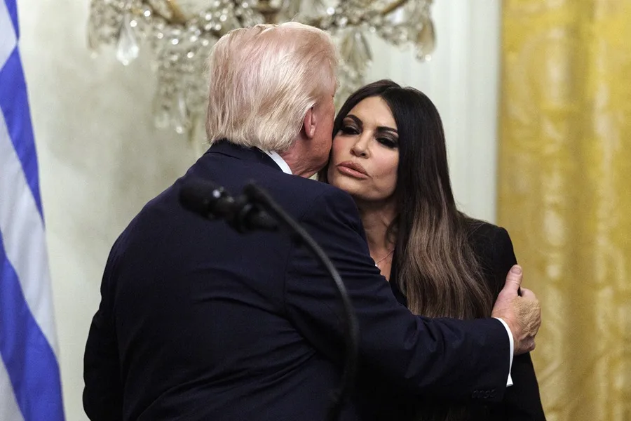  Trump cesa a Kimberly Guilfoyle, su embajadora en Grecia, tras varios escándalos aparecidos en la prensa