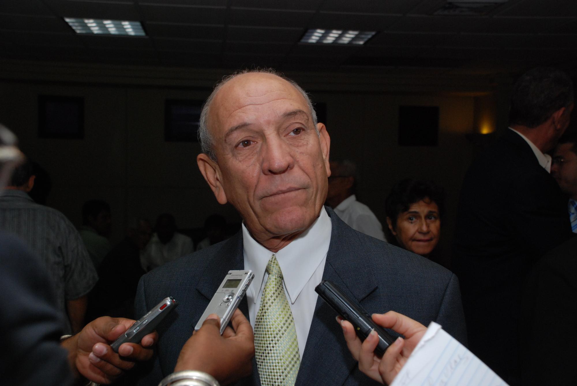 Tribunal separa a exsenador Rafael Calderón del juicio del caso Calamar por razones de salud