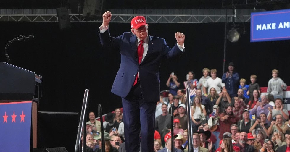 Frustrados con Trump, votantes quieren un cambio en Washington, según sondeo AP-NOR