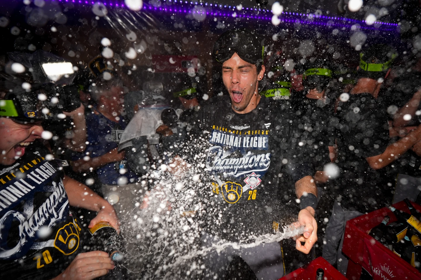 Cerveceros barren a los Dodgers y avanzan a la Serie Mundial con remontada de 6-4