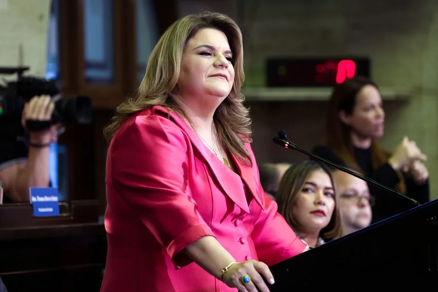 La gobernadora de Puerto Rico firma una resolución para solicitar la anexión a EE.UU.