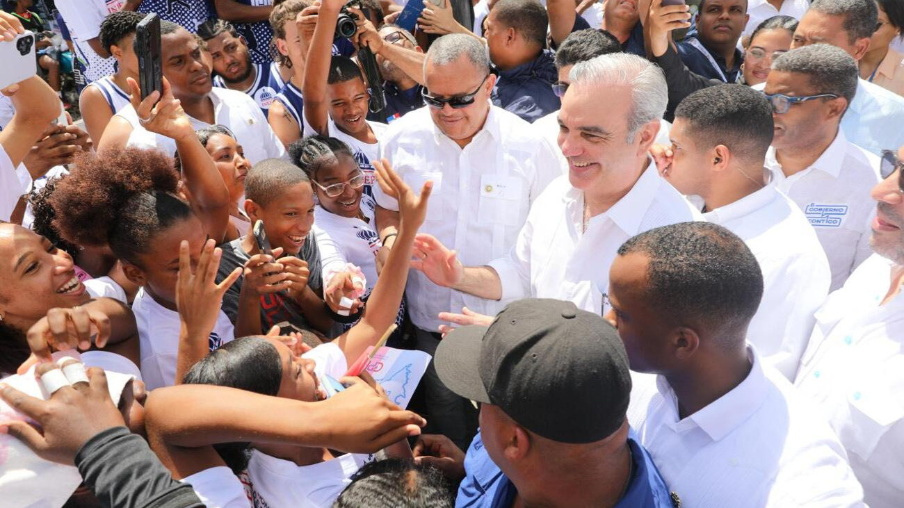 Abinader entregará 836 apartamentos e inaugurará obras educativas, deportivas y de saneamiento este fin de semana