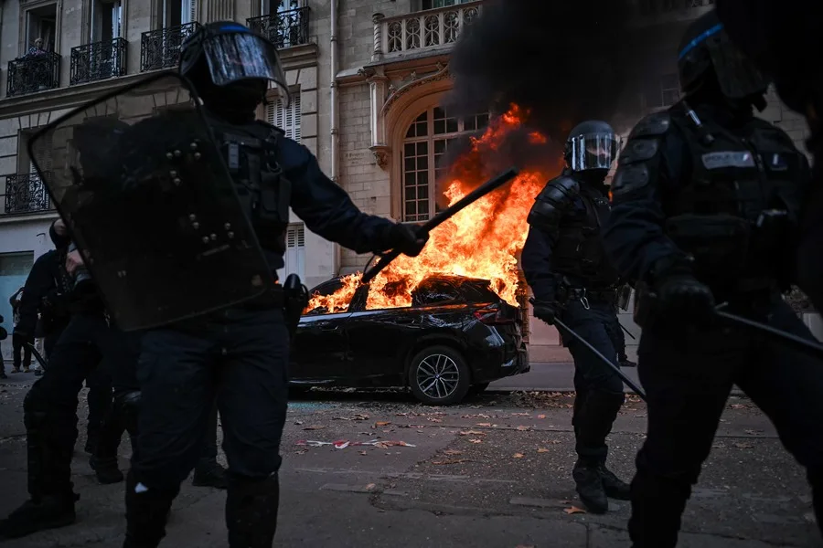 Decenas de detenidos en París y concentraciones por toda Francia en la jornada de protesta