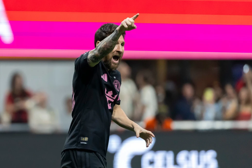 Lionel Messi anota 2 goles y da una asistencia en triunfo del Inter Miami 3-1 ante Atlanta United