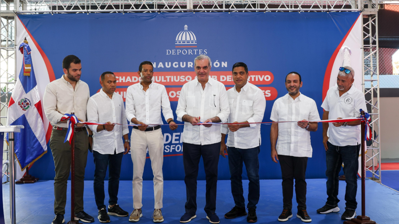 Abinader inaugura techados deportivos que beneficiarán a 12,000 comunitarios y más de 900 estudiantes