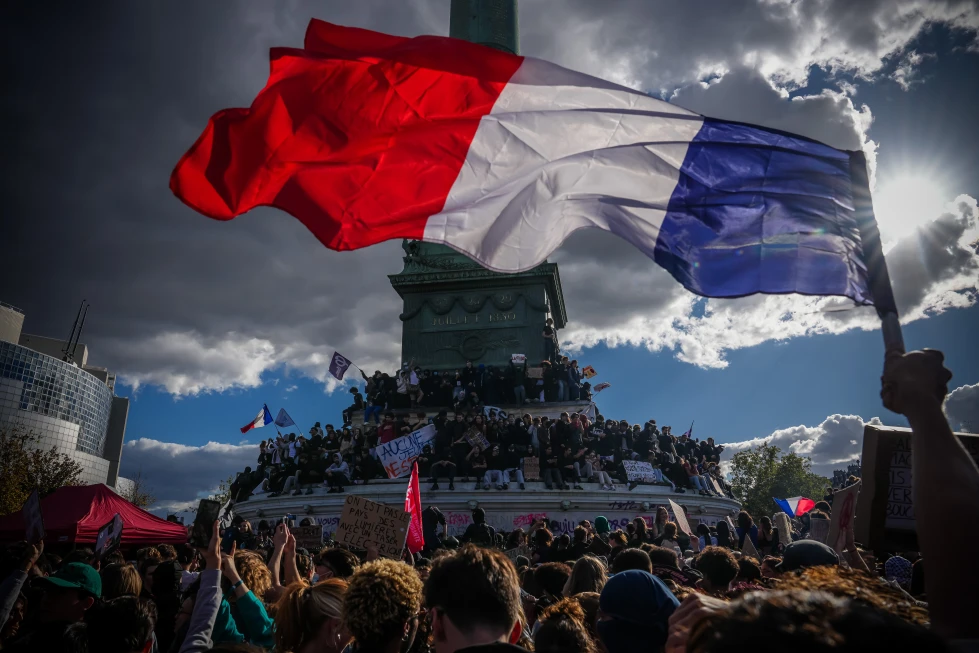 PSG enfrenta al Barcelona en la Champions pese a protestas en Francia