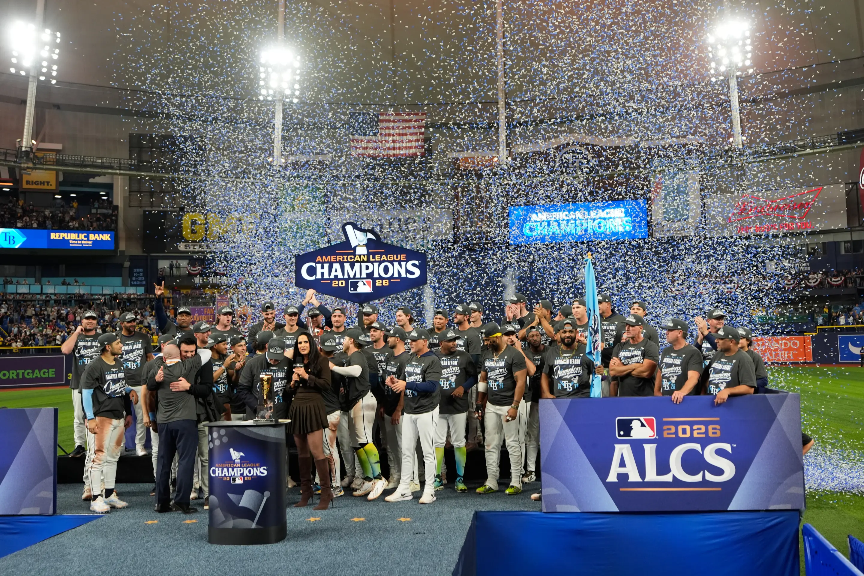 Peralta y Caminero impulsan a los Rays a la Serie Mundial; enfrentarán a Milwaukee por su primer título