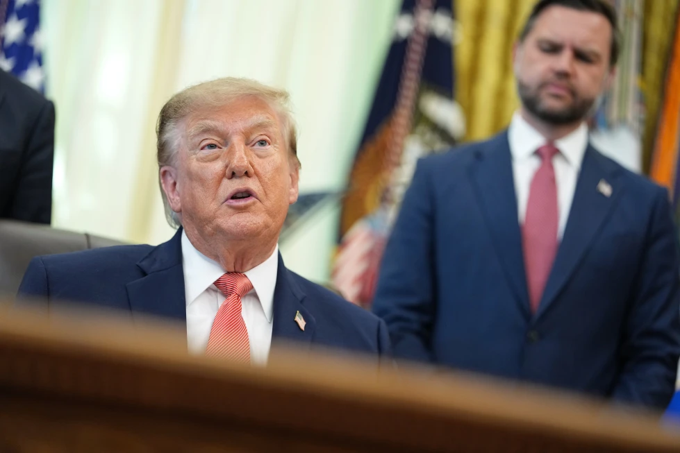 Trump y Vance dan discursos distintos sobre la economía: la “edad de oro” frente a “en proceso”