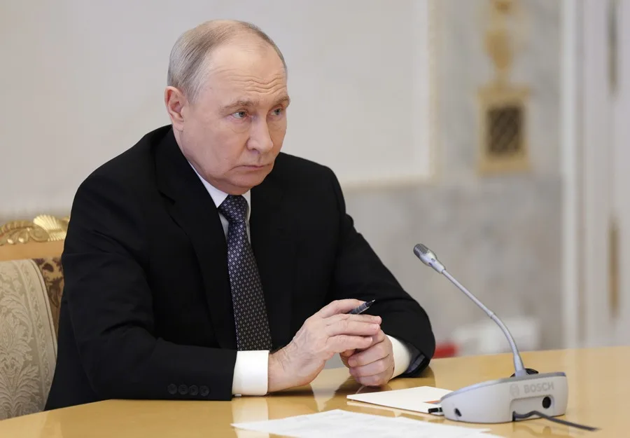 Putin acepta reanudar en noviembre las negociaciones con Ucrania con la mediación de EE.UU.