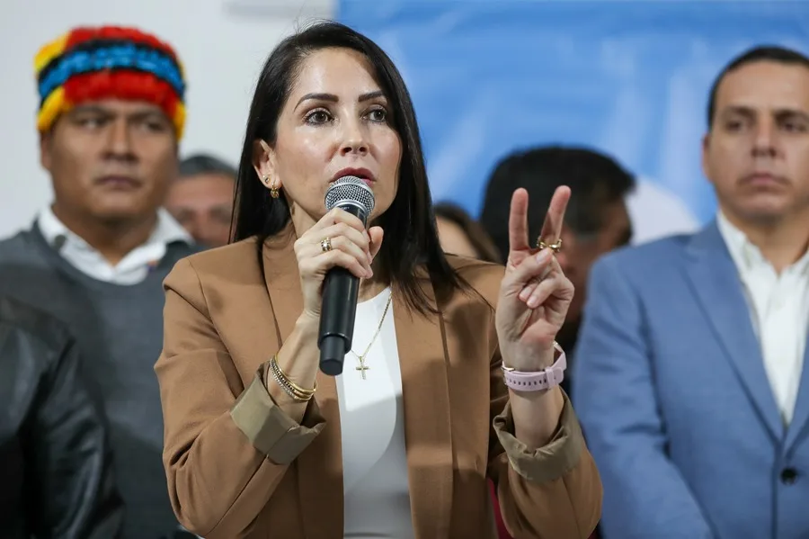 La excandidata Luisa González denuncia «dictadura de Noboa» en Ecuador tras ser detenida