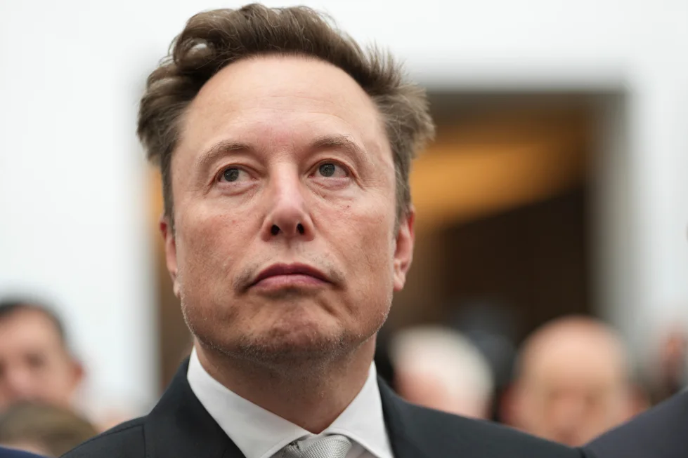 Ucrania rechaza acusación de Musk y confirma recuperación de las comunicaciones satelitales