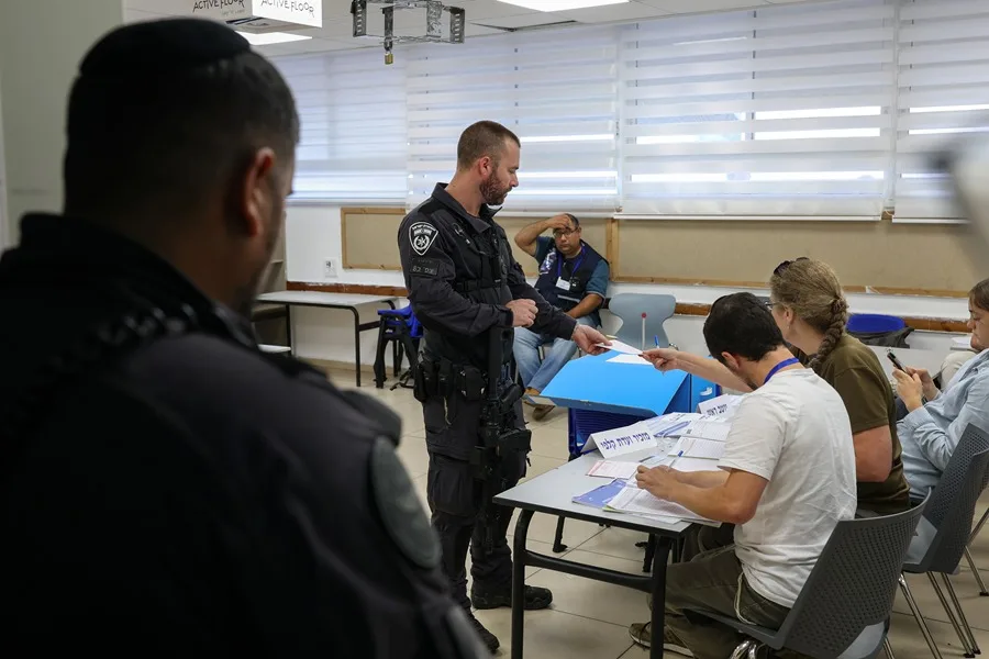 Participación histórica en las elecciones en Israel, unos comicios clave para Netanyahu tras 3 años de guerras