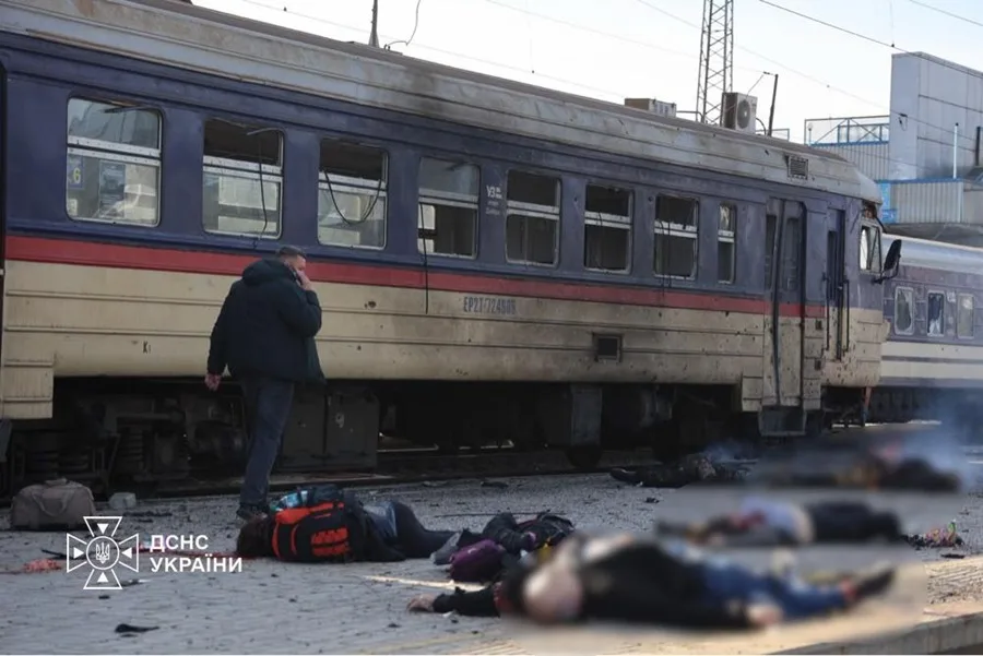 Al menos 14 muertos en un ataque ruso contra una estación de tren en Ucrania