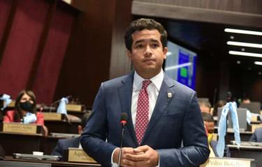 Omar Fernández ante aumento de marbete acusa al Gobierno de aplicar reforma fiscal encubierta