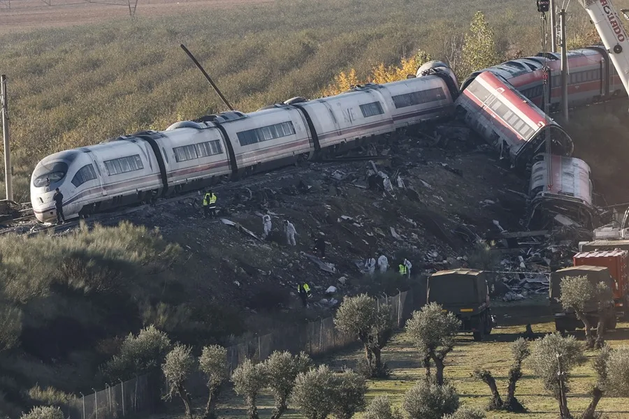 Accidente ferroviario de Urda deja 69 muertos y 42 heridos hospitalizados; investigan fallo del sistema de seguridad