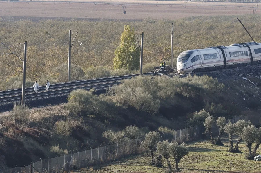 Trabajador de Adif se acoge a su derecho a no declarar por el accidente de Urda; Puente descarta dimitir