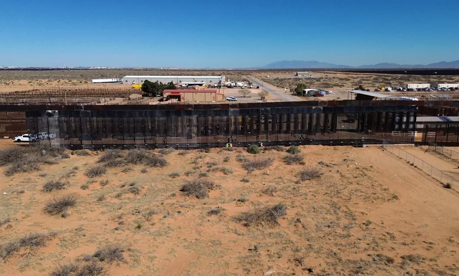 México advierte que la frontera con EE.UU. no puede modificarse por decisión de Texas