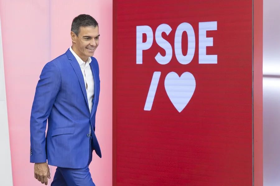 El PSOE cae 2 puntos en el CIS tras la crisis de Ceuta pero gana al PP por 5,5 puntos