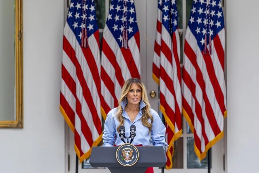 Melania Trump anuncia un acuerdo con Nvidia para expandir la inteligencia artificial en las escuelas en plena polémica