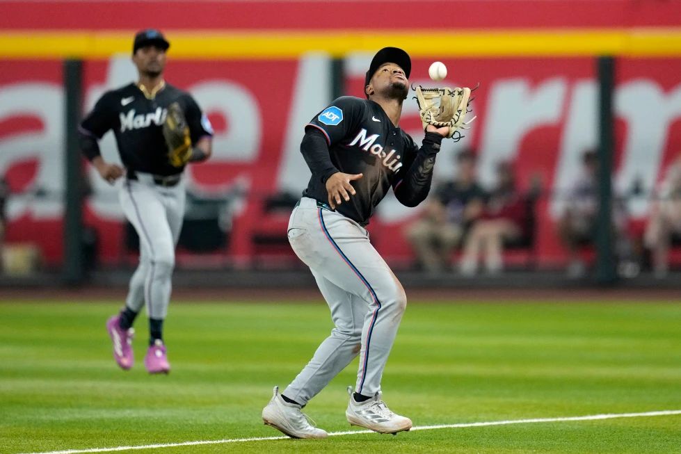 Sandy Alcántara logra primer salvamento de su carrera en triunfo 4-3 de Marlins sobre Diamondbacks
