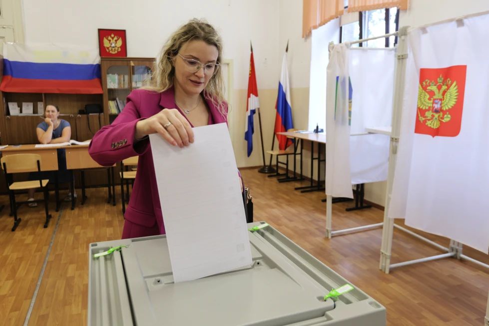 Rusia inicia tres días de elecciones parlamentarias en medio de la guerra y con mínima presencia opositora