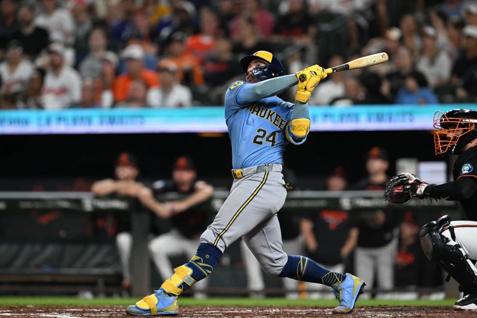Cerveceros implantan récord de la franquicia con su victoria 98 y completan barrida sobre Orioles