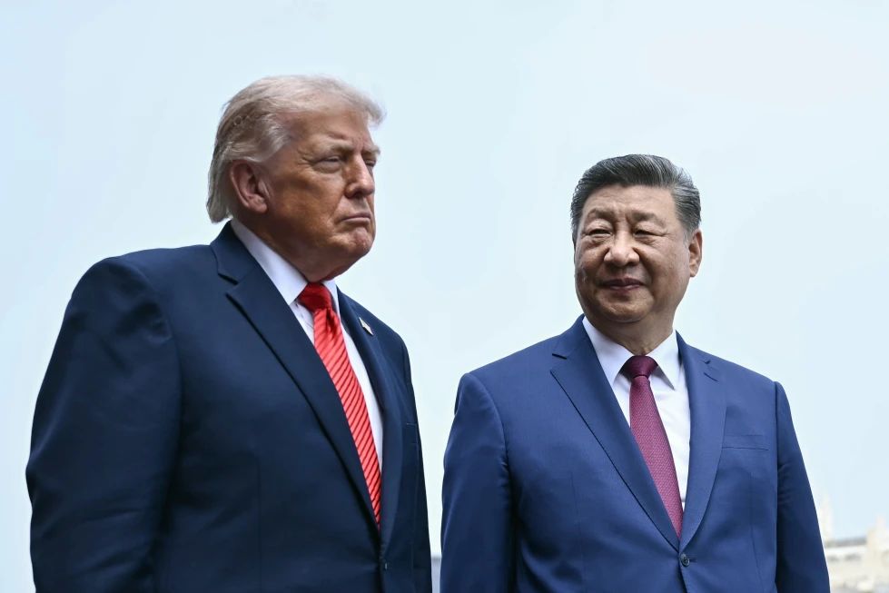 Estados Unidos y China buscan frenar riesgos comunes mientras disputan el liderazgo mundial en inteligencia artificial