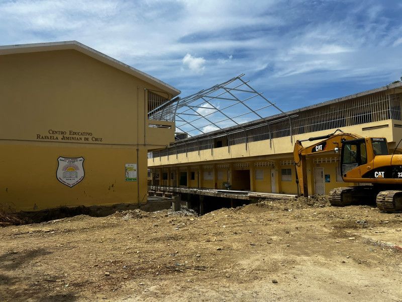 Estudiantes de Santo Domingo y Santiago siguen sin recibir docencia cuatro semanas después de iniciado el año escolar
